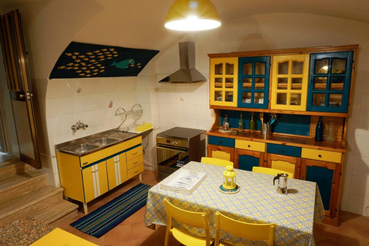 Il Sottomarino Apartment Bari Luaran gambar